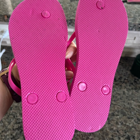 Old Navy Pink Tropical Sandals size 9 only worn once - Picture 3 of 3